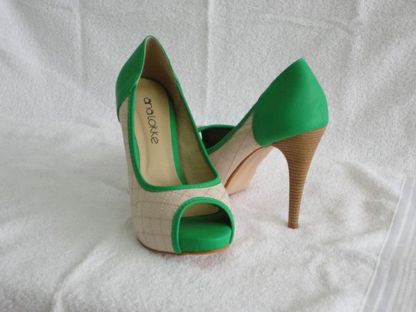 peeptoe verde com palha