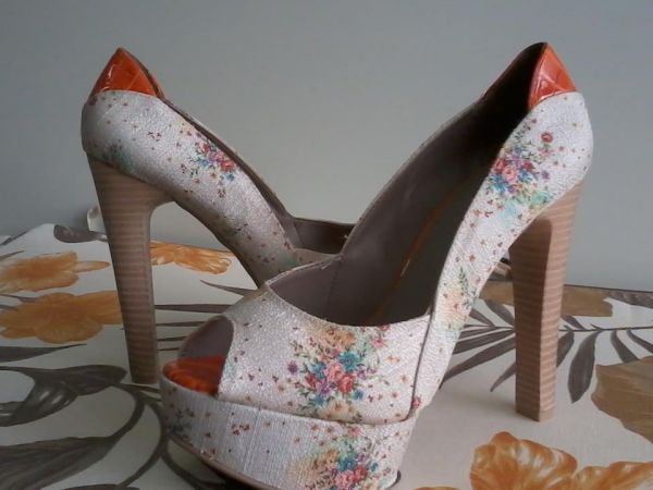 PEEP TOE PALHA E LARANJA